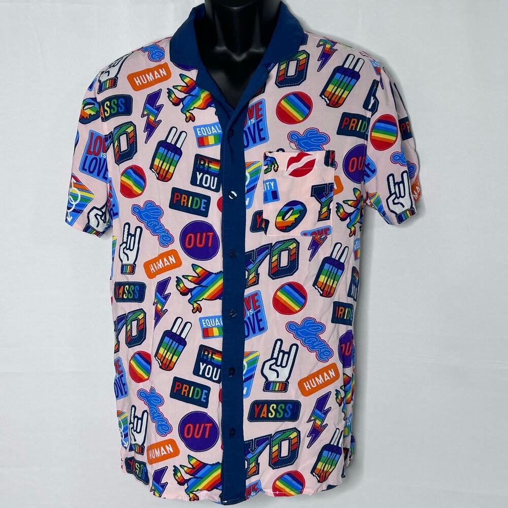 Trinity Collective Pride Button Up Shirt Medium | Rainbow Print | Short Sleeve
